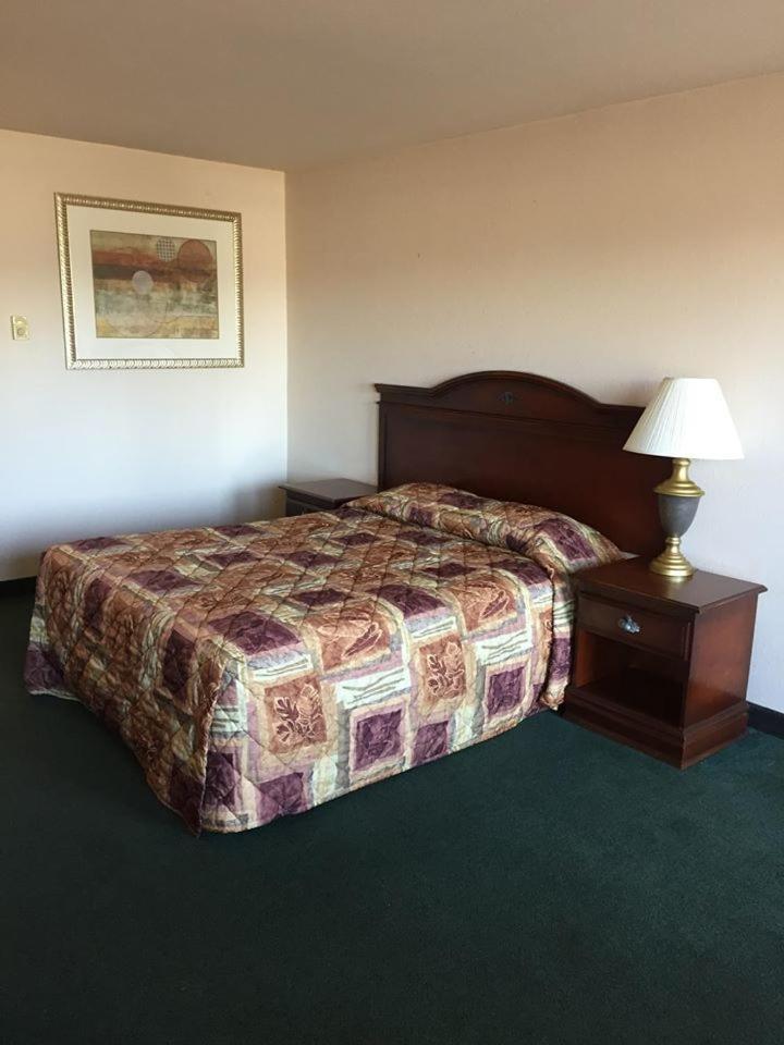 Summer Wind Budget Motel Newport Exterior photo
